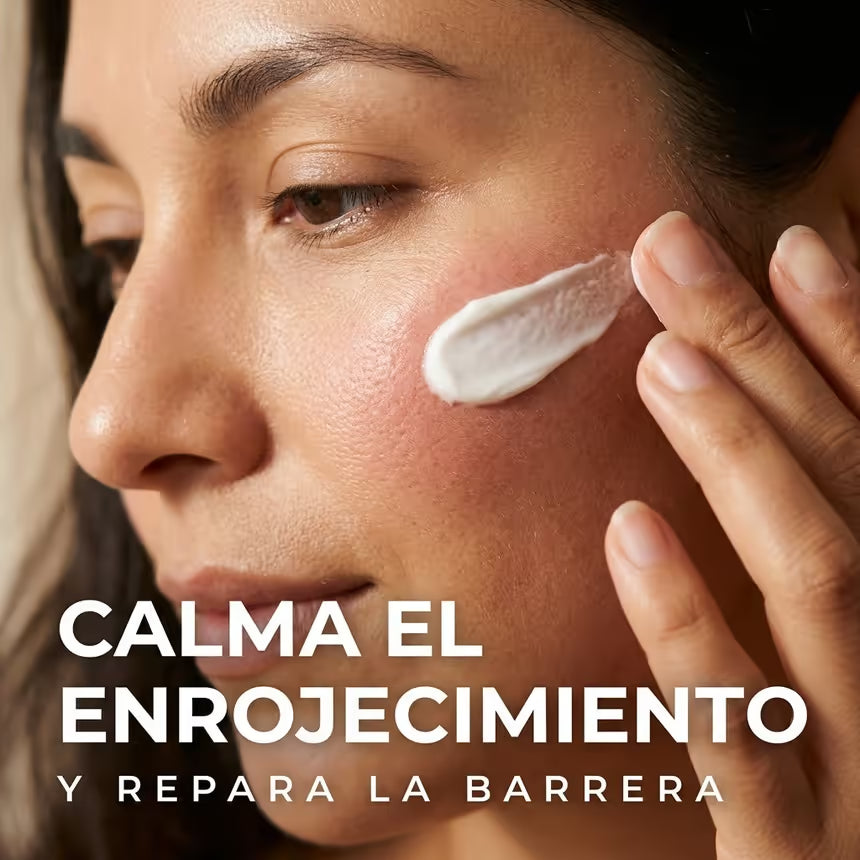 Aplicación de la crema en la mejilla: calma el enrojecimiento y repara la barrera